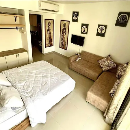Studio Escape G Cribs